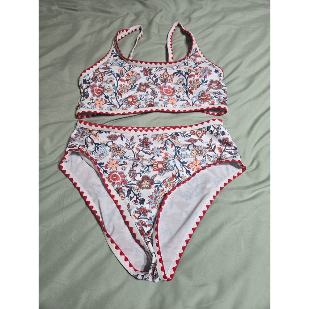 Unknown brand large women's white and red floral bikini